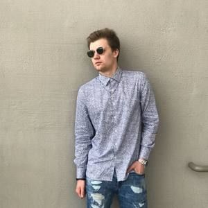 Meet your Posher, Connor